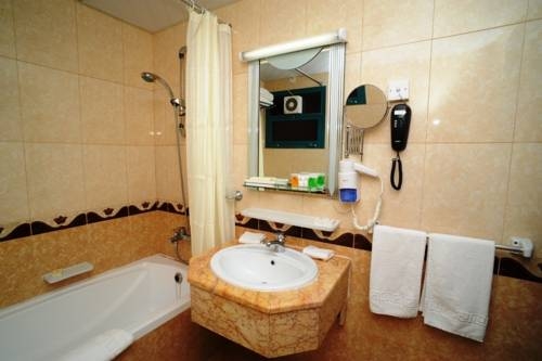 Imagen de la habitación del Hotel Al Jazeera Royal. Foto 3