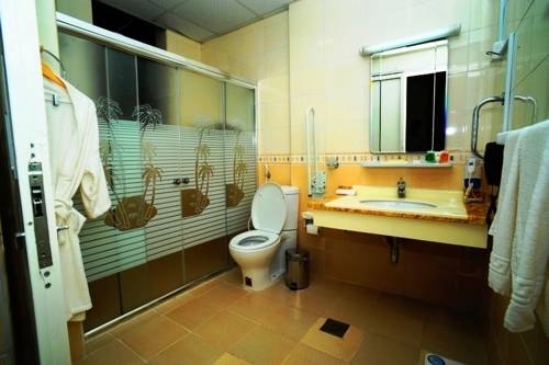 Imagen del bar/restaurante del Hotel Al Jazeera Royal. Foto 2