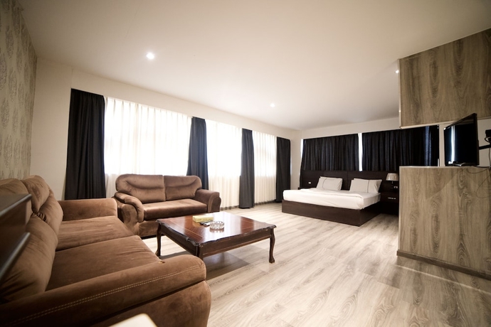 Imagen de la habitación del Hotel Al Joude. Foto 13