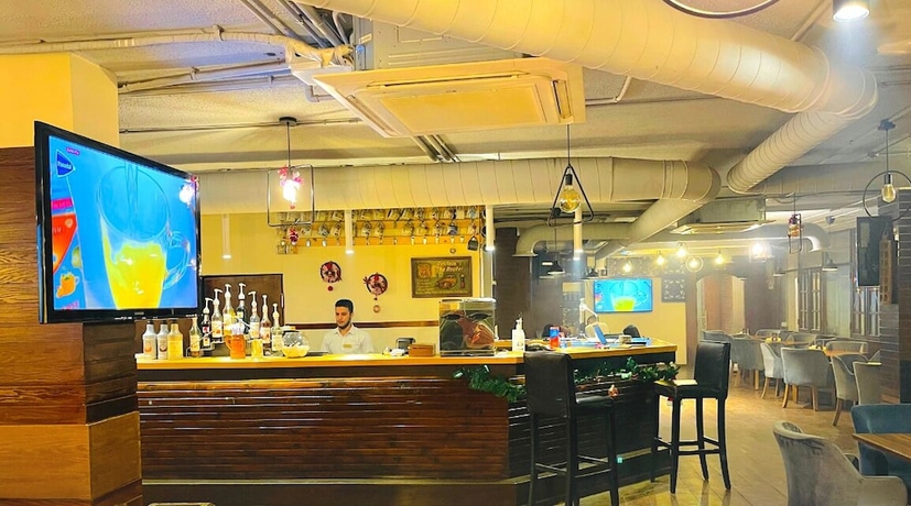 Imagen del bar/restaurante del Hotel Al Joude. Foto 6