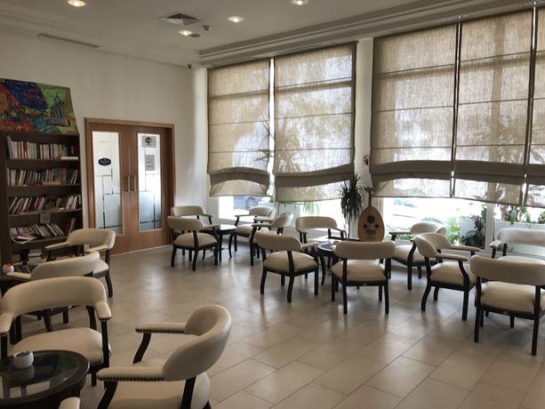 Imagen de los interiores del Hotel Al Karmel. Foto 20