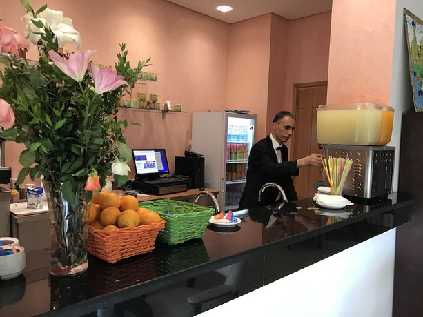 Imagen del bar/restaurante del Hotel Al Karmel. Foto 4