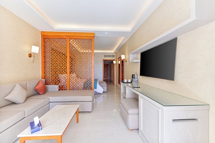 Imagen de la habitación del Hotel Al Kasr Sahl Hasheesh-Ultra All-Inclusive. Foto 9