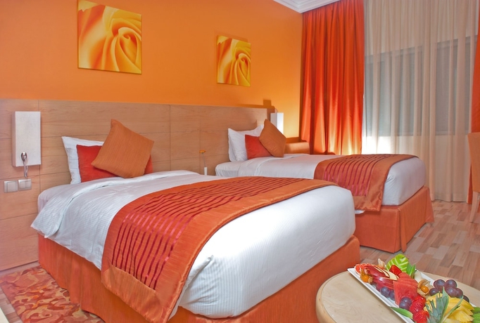 Imagen de la habitación del Hotel Al Khoory Executive. Foto 3