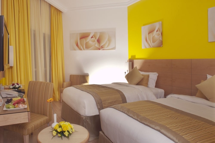 Imagen de la habitación del Hotel Al Khoory Executive. Foto 5