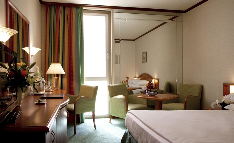 Imagen de la habitación del Hotel Al Khozama. Foto 4