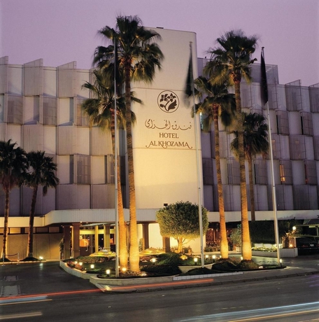 Imagen de los exteriores del Hotel Al Khozama. Foto 12