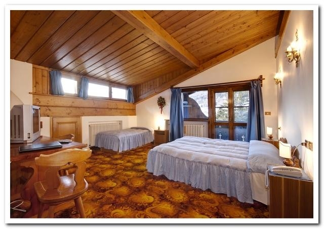 Imagen de la habitación del Hotel Al Larin. Foto 3