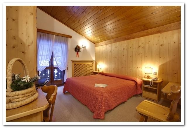 Imagen de la habitación del Hotel Al Larin. Foto 4