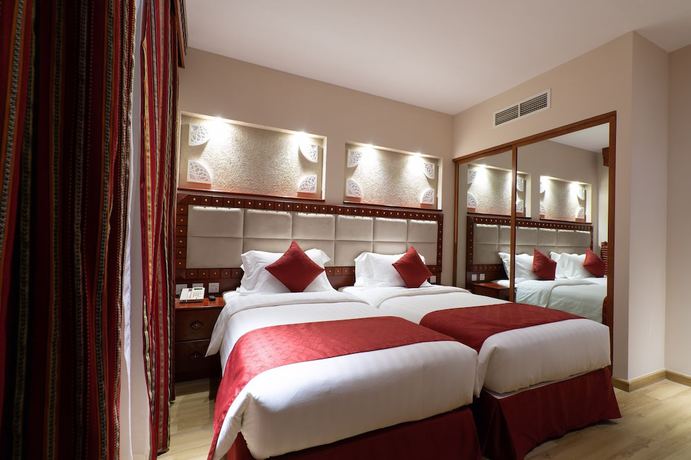 Imagen de la habitación del Hotel Al Liwan Suites Rawdat Al Khail. Foto 6