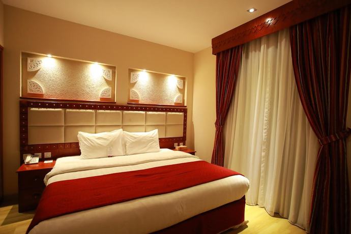 Imagen de la habitación del Hotel Al Liwan Suites Rawdat Al Khail. Foto 11