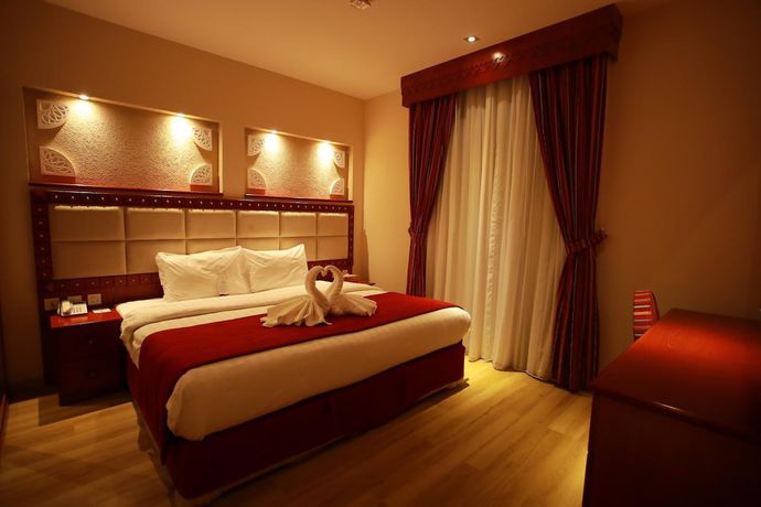 Imagen de la habitación del Hotel Al Liwan Suites Rawdat Al Khail. Foto 21