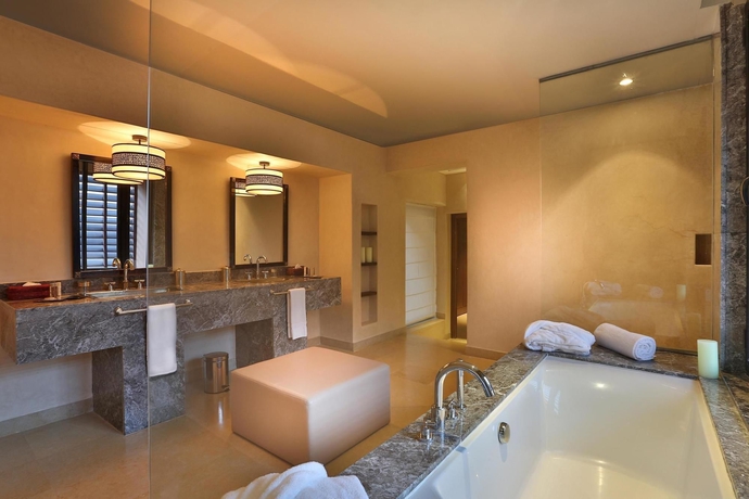 Imagen de la habitación del Hotel Al Maaden Villa & Spa. Foto 10