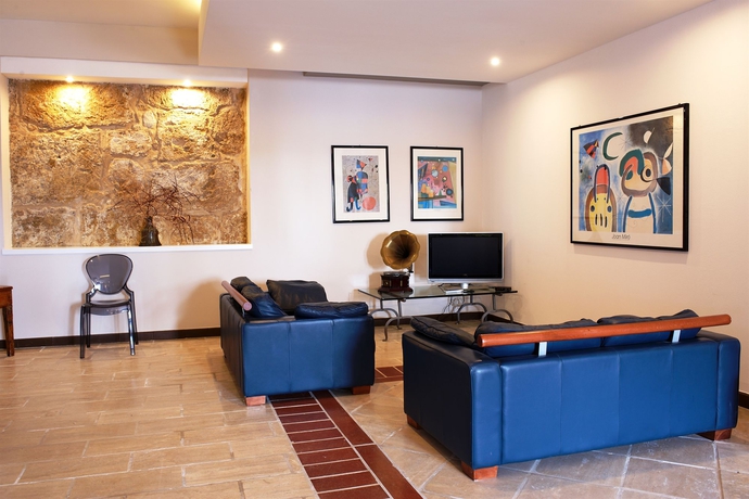 Imagen de los interiores del Hotel Al Madarig. Foto 12