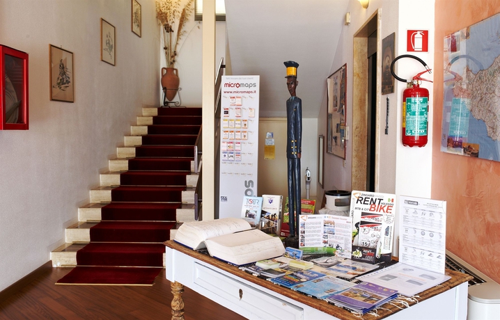 Imagen de los interiores del Hotel Al Madarig. Foto 13