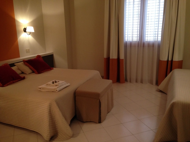 Imagen de la habitación del Hotel Al Madarig. Foto 7