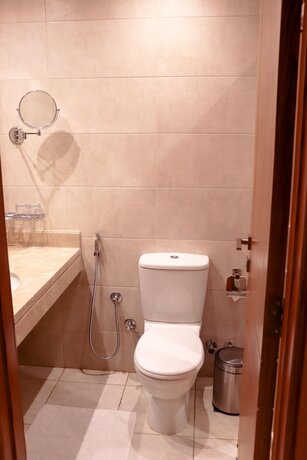 Imagen de la habitación del Hotel Al Madiafa. Foto 16