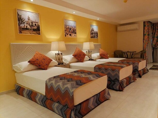 Imagen de la habitación del Hotel Al Madiafa. Foto 20