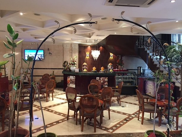 Imagen del bar/restaurante del Hotel Al Madinah Harmony. Foto 4