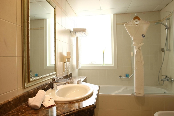 Imagen de la habitación del Hotel Al Maha Arjaan By Rotana. Foto 8