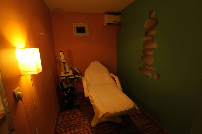 Imagen del bar/restaurante del Hotel Al Maha Residence Rak. Foto 2