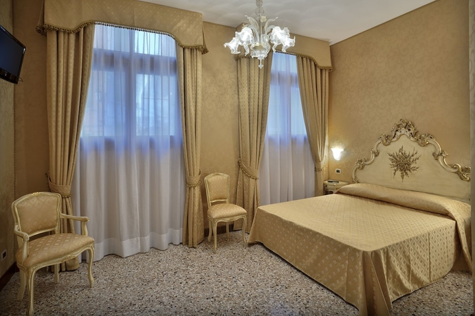 Imagen de la habitación del Hotel Al Malcanton. Foto 6