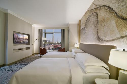 Imagen de la habitación del Hotel Al Manakha Rotana Madinah. Foto 12