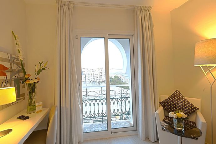 Imagen de la habitación del Hotel Al Mandari. Foto 7