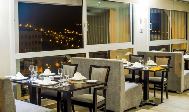 Imagen de la habitación del Hotel Al Mandari. Foto 8