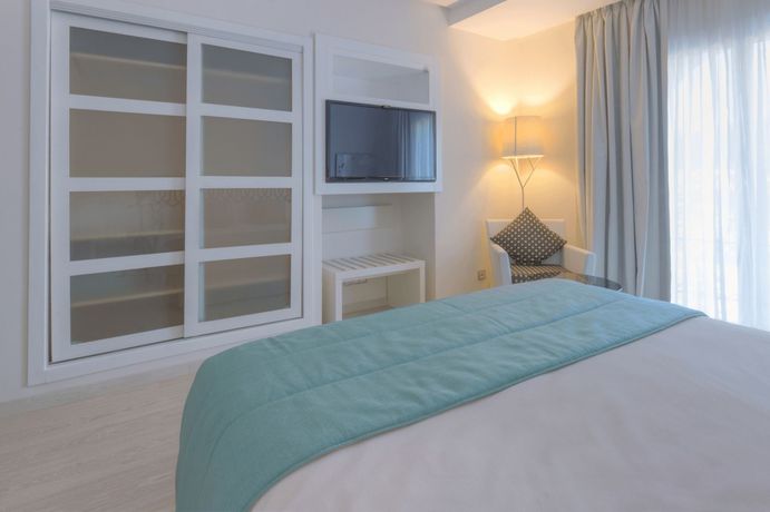 Imagen de la habitación del Hotel Al Mandari. Foto 10