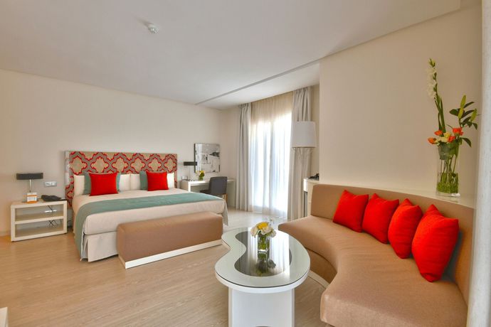 Imagen de la habitación del Hotel Al Mandari. Foto 12