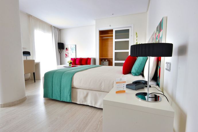 Imagen de la habitación del Hotel Al Mandari. Foto 13