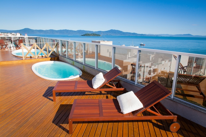 Imagen de la piscina del Hotel Al Mare, Florian&oacute;polis. Foto 15