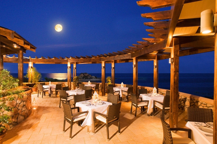 Imagen del bar/restaurante del Hotel Al Mare Villas. Foto 4