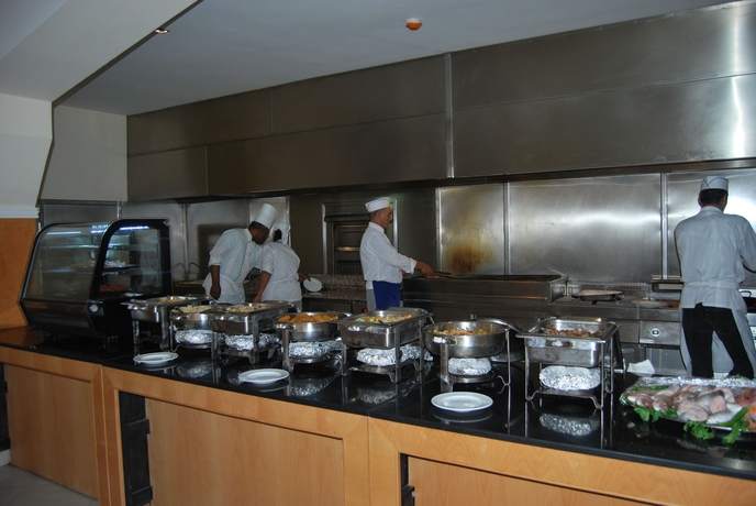 Imagen del bar/restaurante del Hotel Al Massira. Foto 5