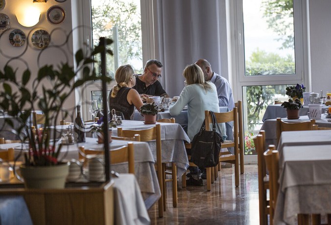 Imagen del bar/restaurante del Hotel Al Molino. Foto 2