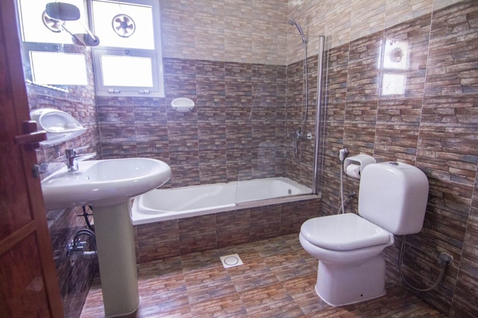 Imagen de la habitación del Hotel Al Multaqa. Foto 4