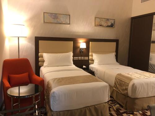 Imagen de la habitación del Hotel Al Murooj Grand Hotel. Foto 10