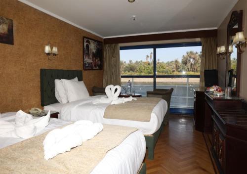 Imagen general del Hotel النبيلتان نايل كروز Al Nabilatan Nile Cruise every Saturday from Luxor 4 nights & every Wednesday fr. Foto 5