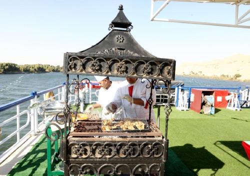 Imagen general del Hotel النبيلتان نايل كروز Al Nabilatan Nile Cruise every Saturday from Luxor 4 nights & every Wednesday fr. Foto 13