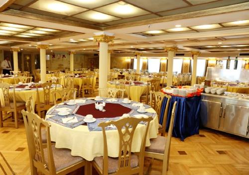 Imagen general del Hotel النبيلتان نايل كروز Al Nabilatan Nile Cruise every Saturday from Luxor 4 nights & every Wednesday fr. Foto 16