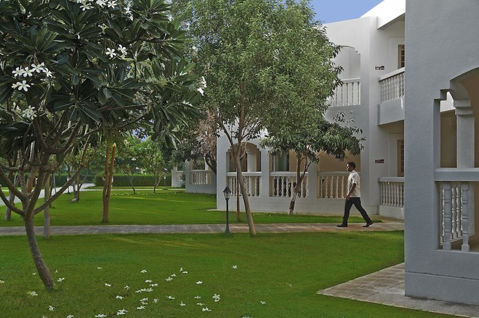 Imagen de los exteriores del Hotel Al Nahda Resort and Spa. Foto 9