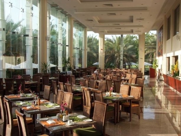 Imagen general del Hotel Al Nahda Resort and Spa. Foto 13