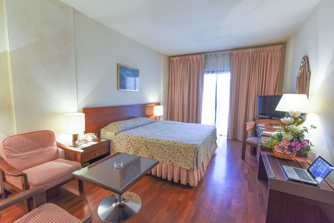 Imagen de la habitación del Hotel Al Nimran. Foto 9