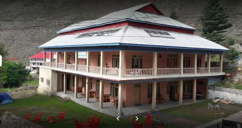 Imagen general del Hotel Al Noor Naran. Foto 2