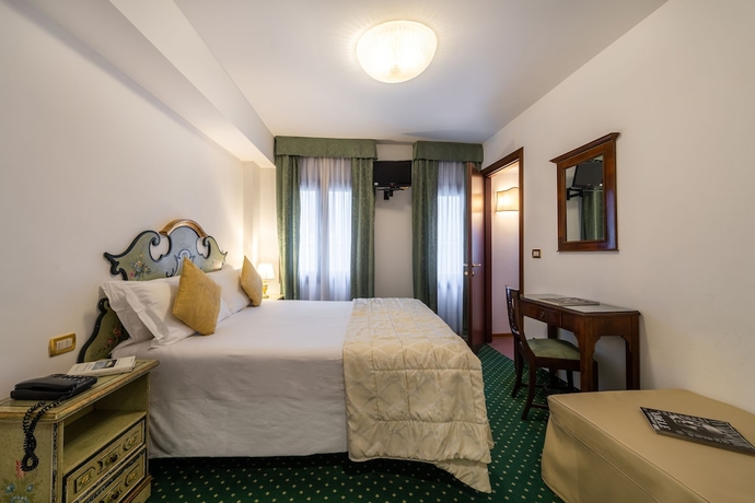 Imagen de la habitación del Hotel Al Nuovo Teson. Foto 9