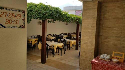 Imagen de la habitación del Hotel Al Paradise. Foto 4