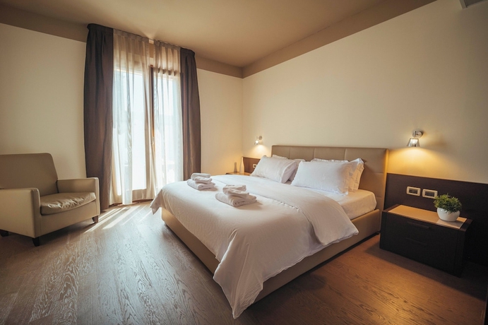 Imagen de la habitación del Hotel Al Paradiso. Foto 5