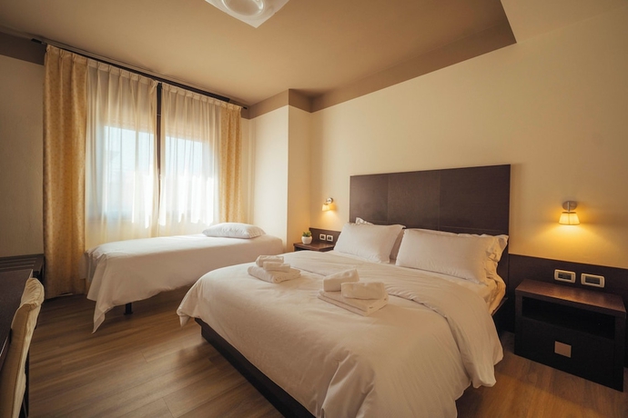 Imagen de la habitación del Hotel Al Paradiso. Foto 13