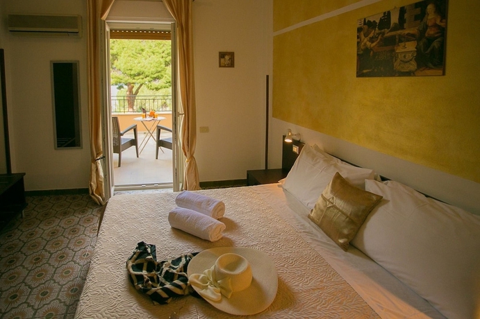 Imagen de la habitación del Hotel Al Pescatore, Cefalu. Foto 9